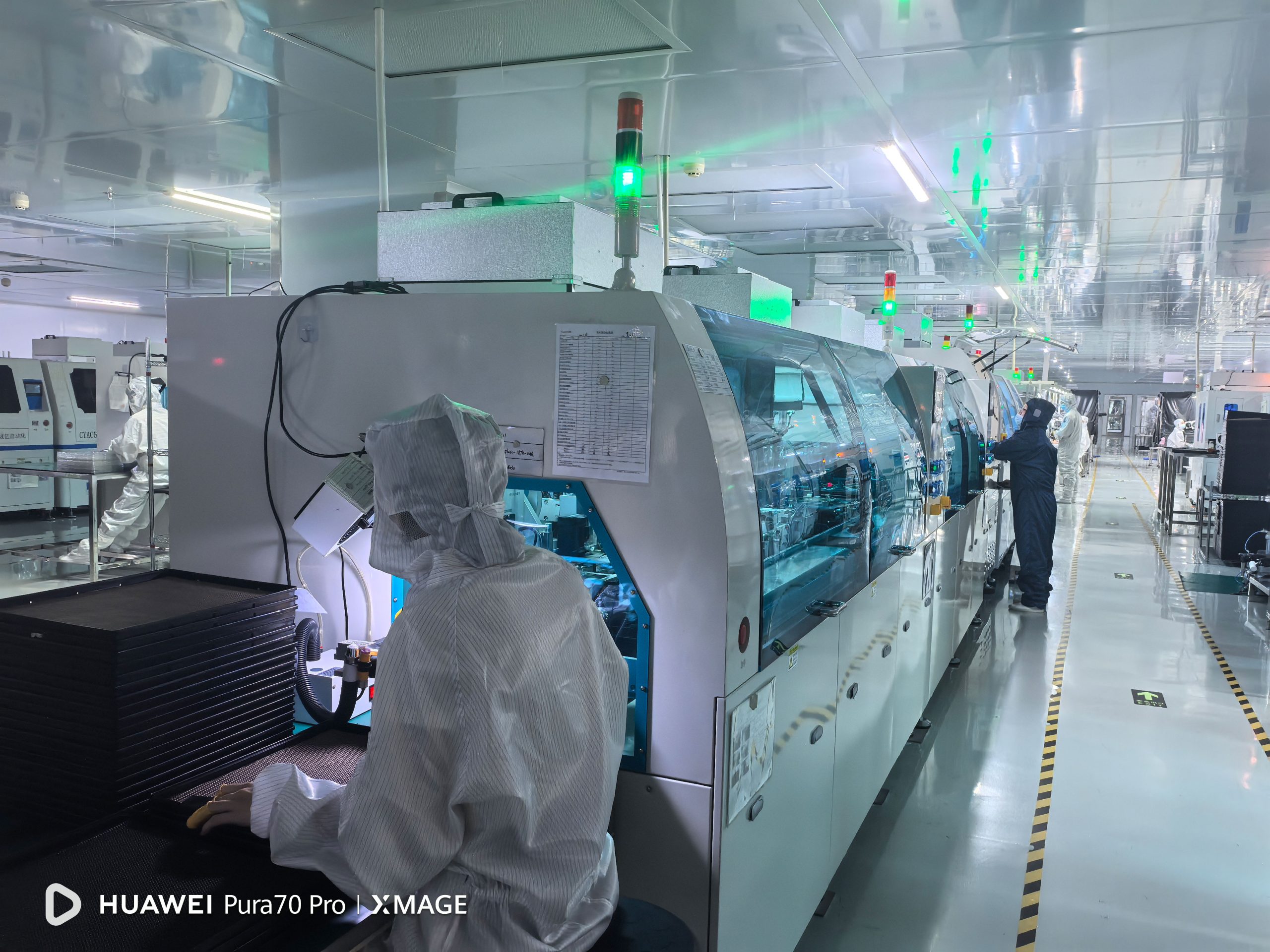 https://chinatftlcd.com/wp-content/uploads/2026/09/Huaming-Wisdom-Display-Dust-Free-Cleanroom-5-scaled.jpg