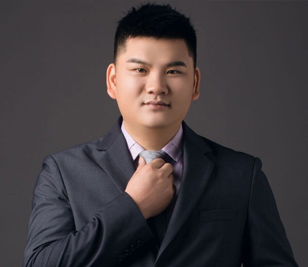 Sales Director Huaming LCD